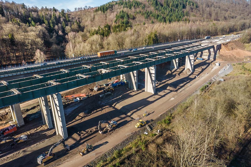 Der Rückbau der Grumbachtalbrücke ist im vollen Gange